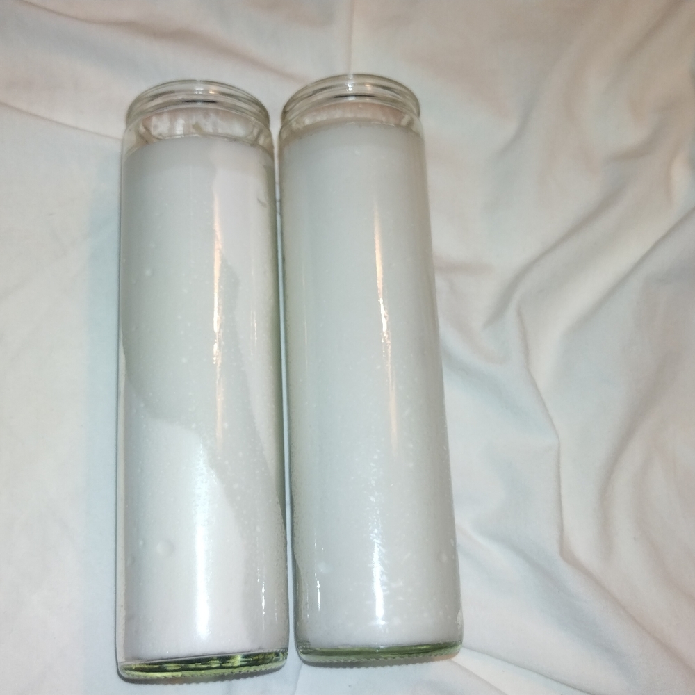 White candle set